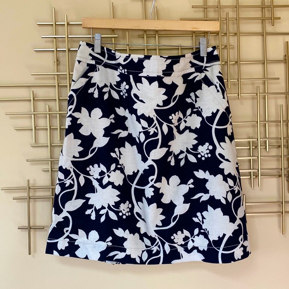Banana Republic Dresses & Skirts - Banana Republic Floral Print Skirt